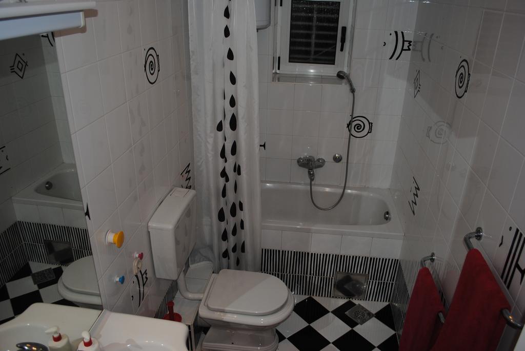 Apartment Optimist Makarska Room photo